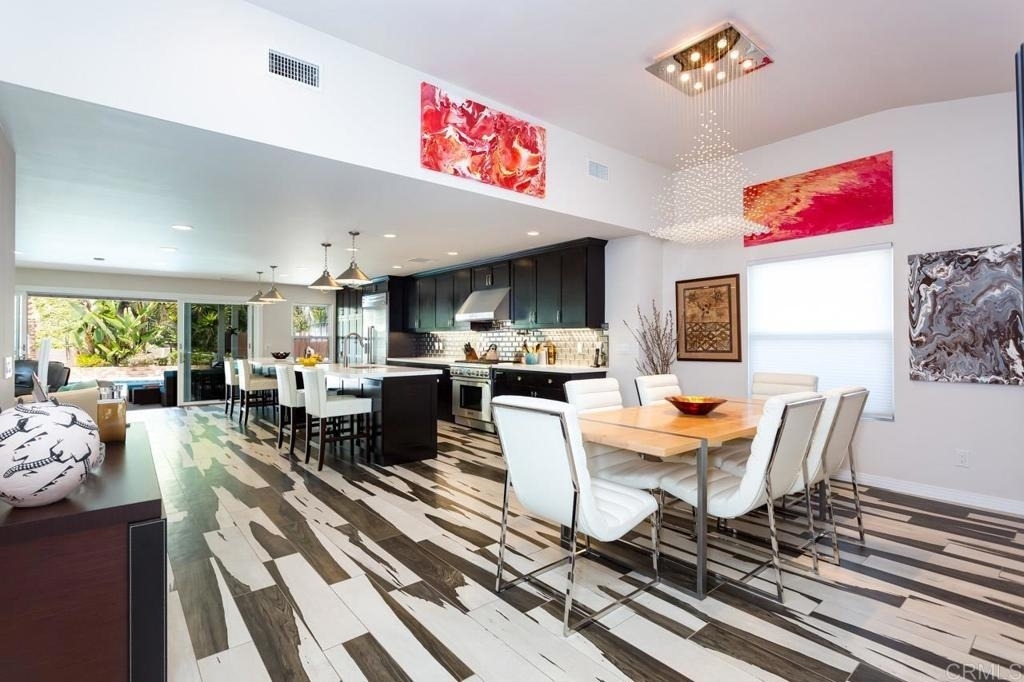 812 Crest Drive - Photo 4