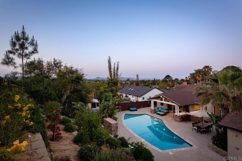 812 Crest Drive - Photo 42