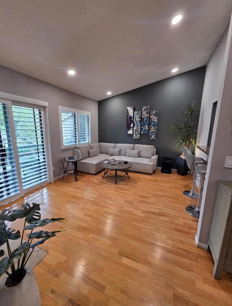 1528 Alma Terrace - Photo 1