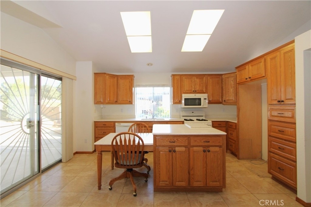 10770 Deerfield Drive - Photo 7