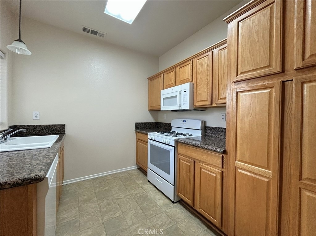 1555 Orange Avenue - Photo 8