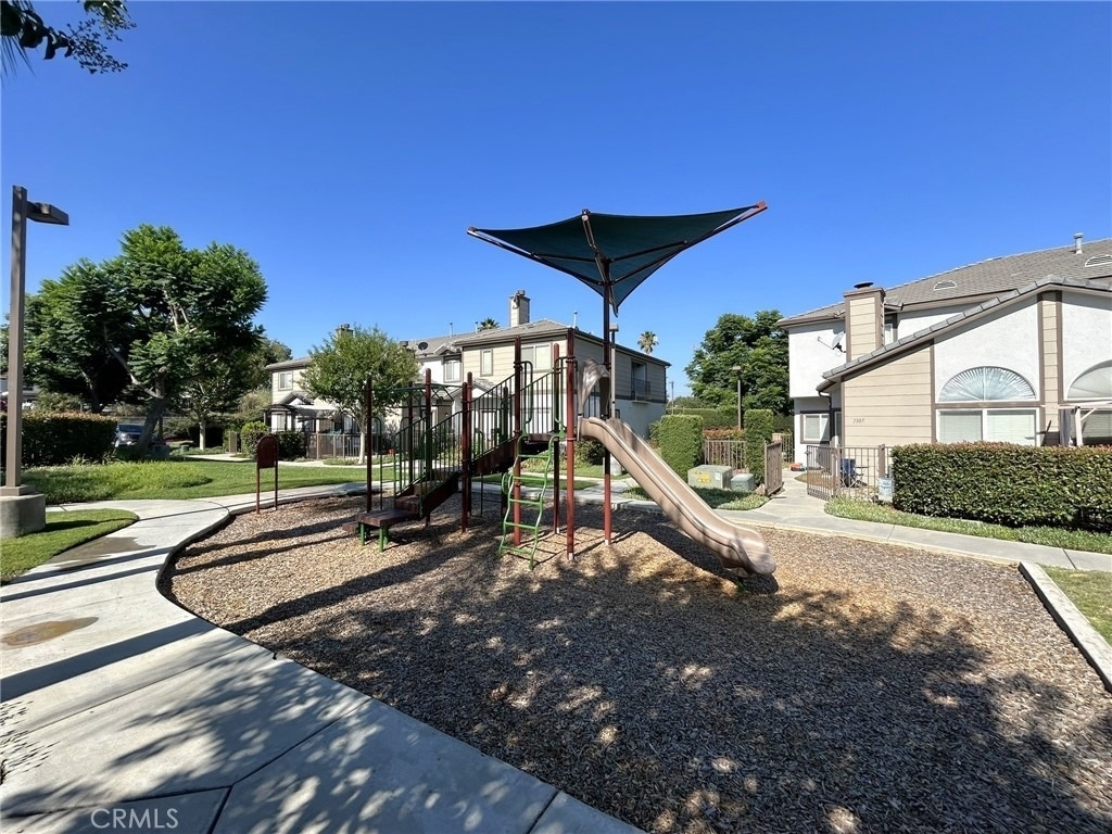 1555 Orange Avenue - Photo 2