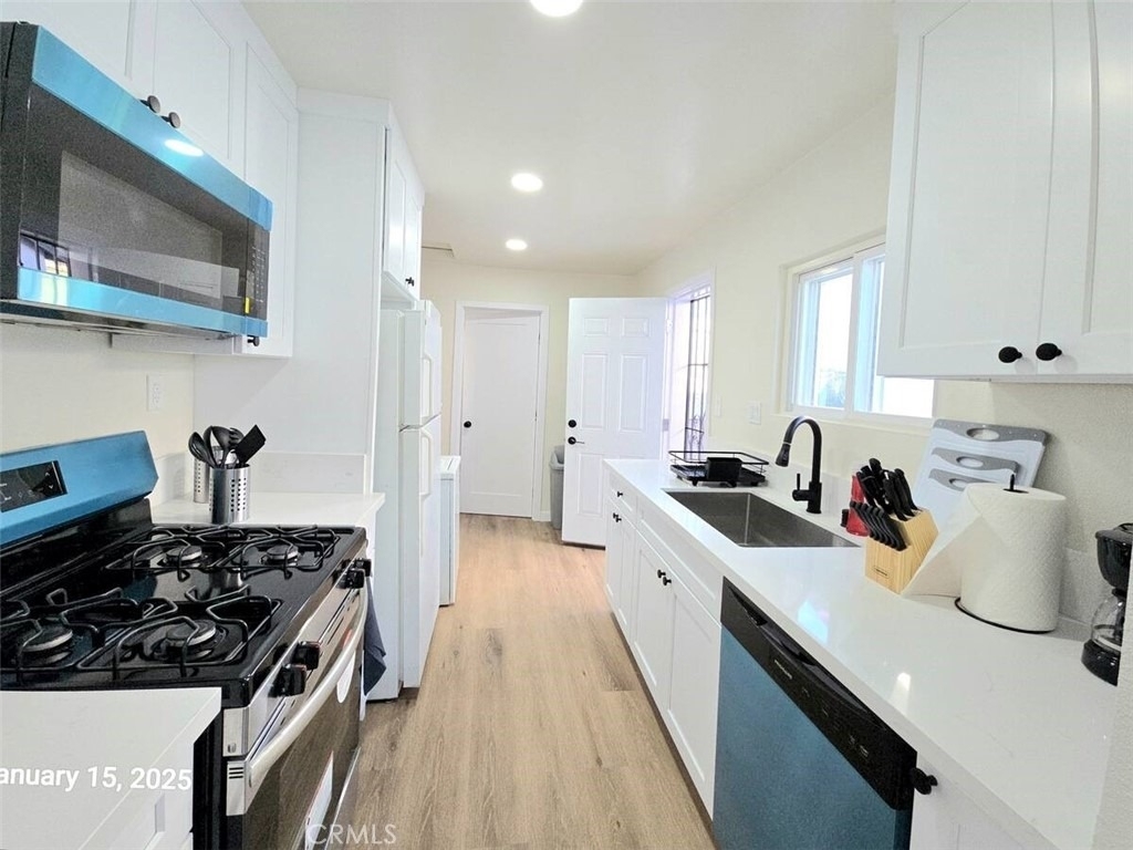 10920 1/2 S Inglewood Avenue - Photo 1