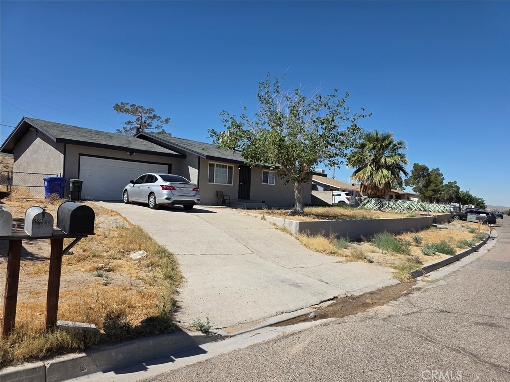 25595 Cheryle - Photo 0