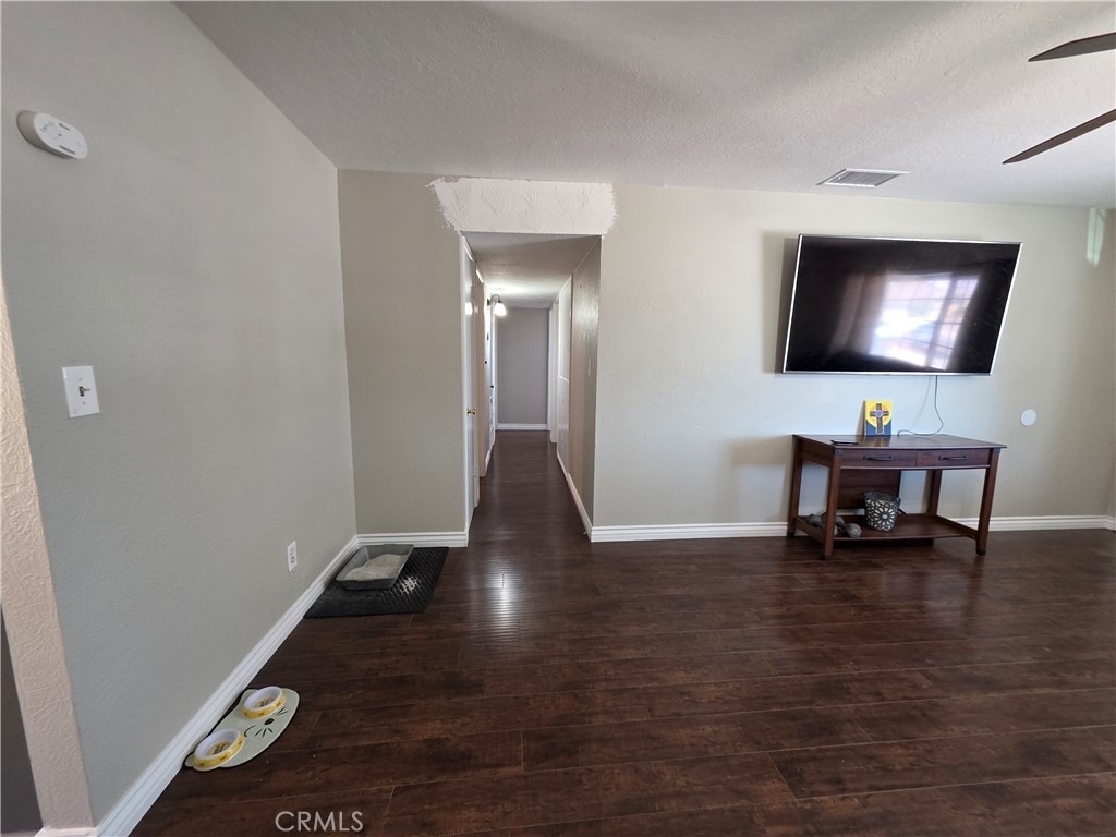 25595 Cheryle - Photo 2