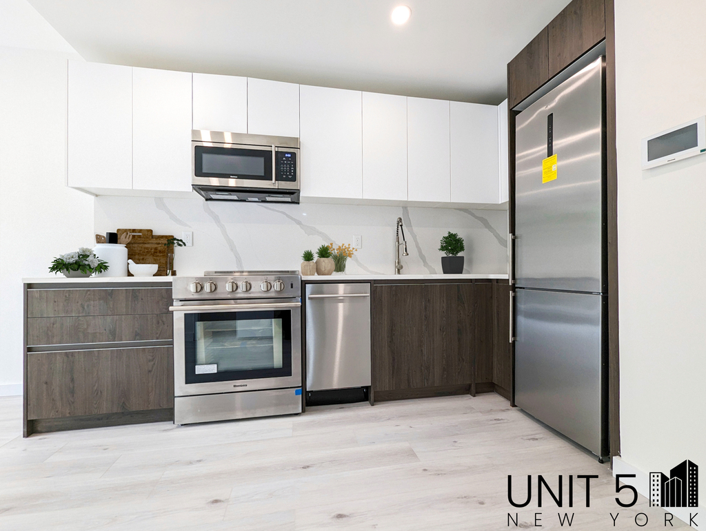 388 Vernon Avenue - Photo 2