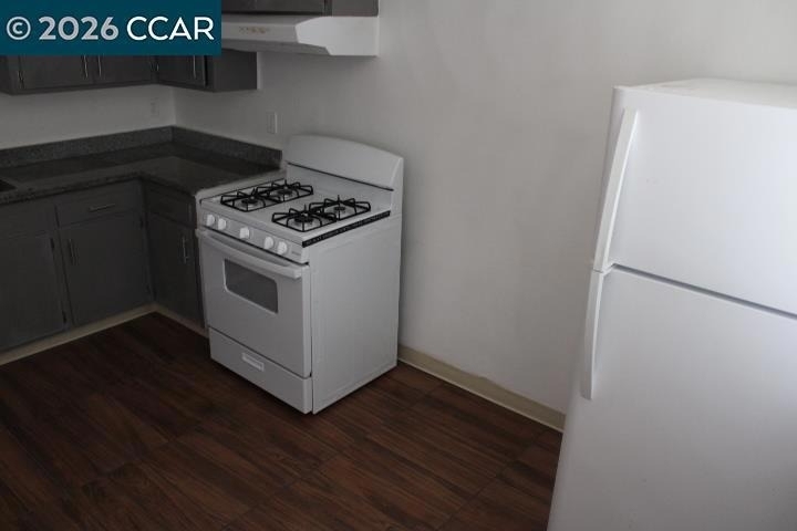 2515 Manchester Ave - Photo 5