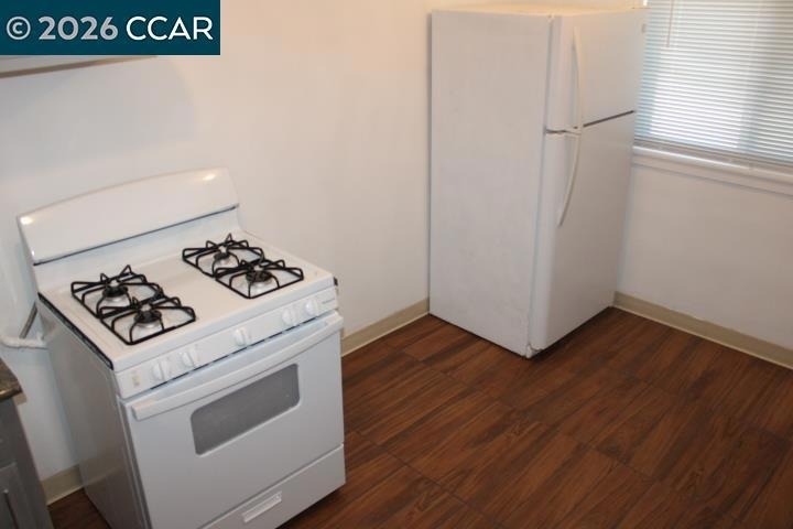2515 Manchester Ave - Photo 4
