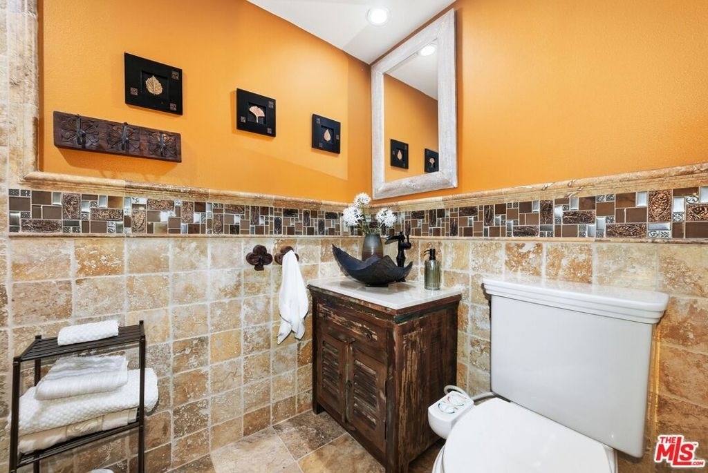 612 S Barrington Avenue - Photo 14