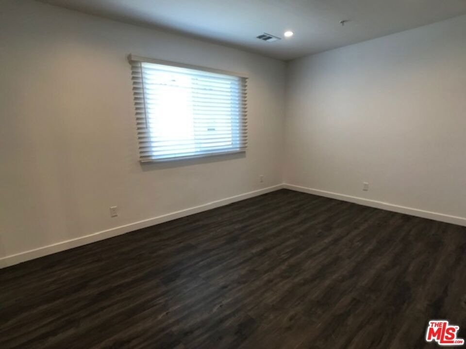 601 N Normandie Avenue - Photo 7