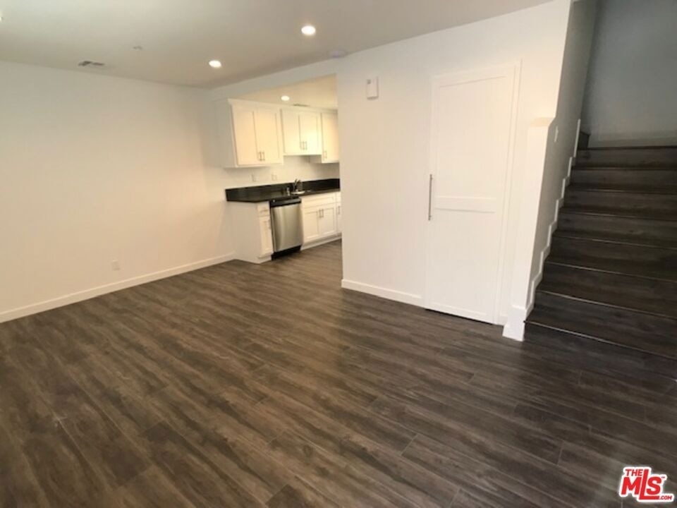 601 N Normandie Avenue - Photo 8