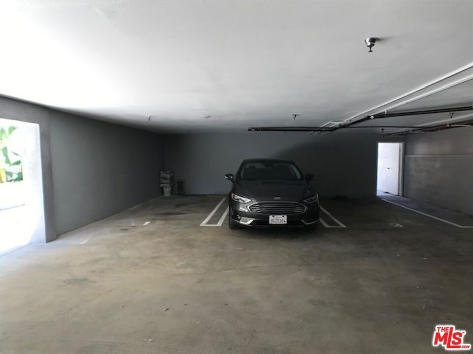 601 N Normandie Avenue - Photo 6