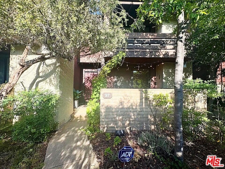 21930 Marylee Street - Photo 0