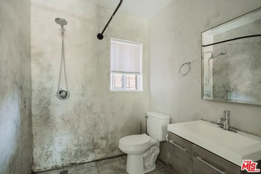 5630 1/2 Craner Avenue - Photo 27