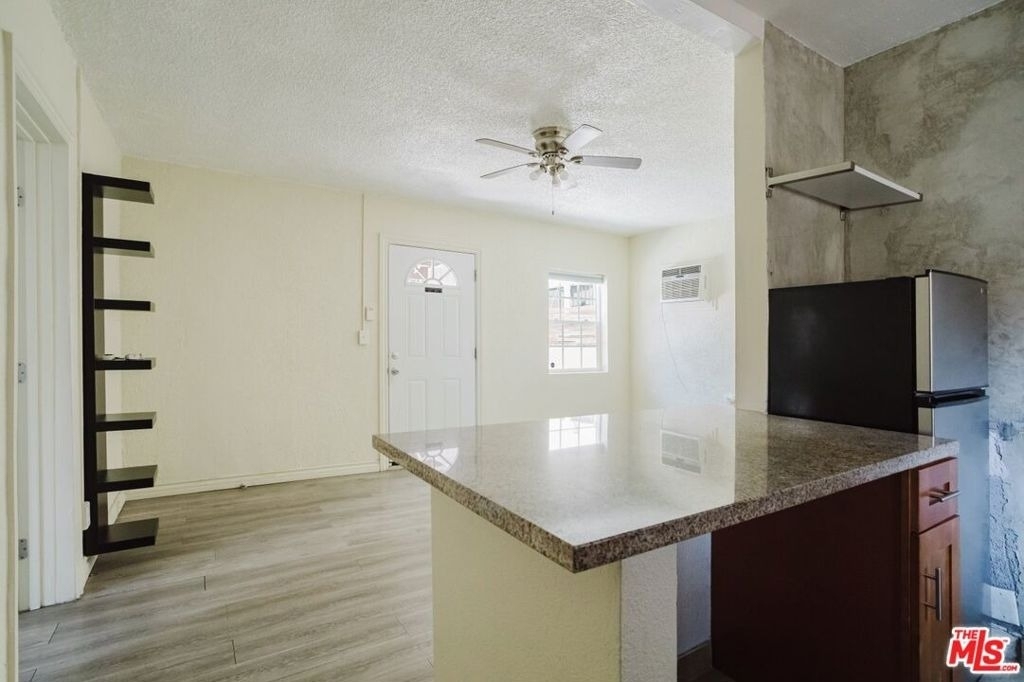 5630 1/2 Craner Avenue - Photo 19