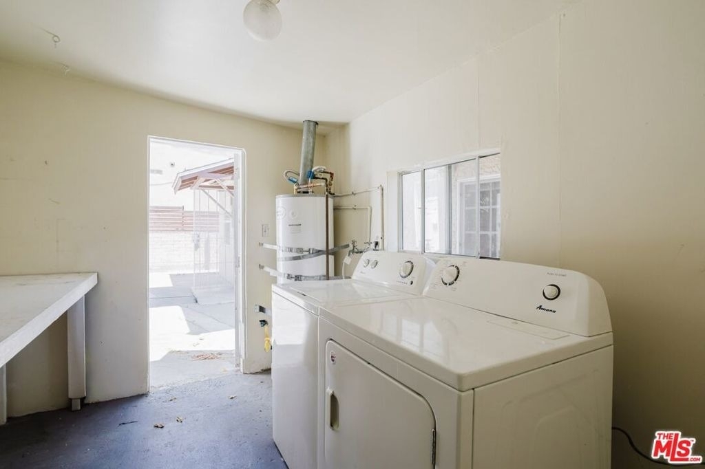 5630 1/2 Craner Avenue - Photo 31