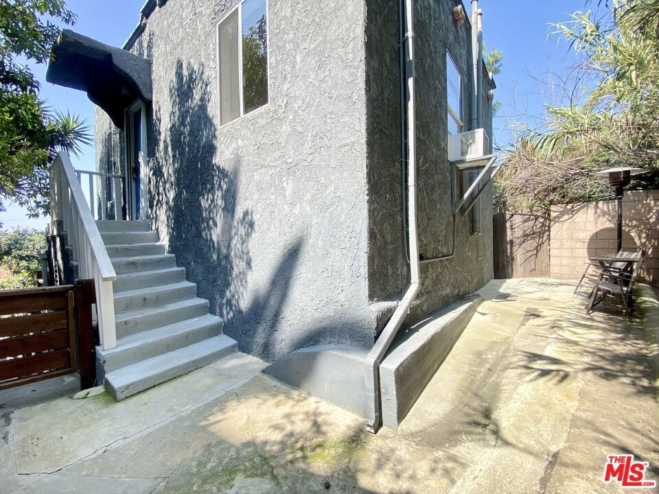 834 Laguna Avenue - Photo 19