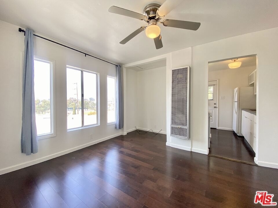 834 Laguna Avenue - Photo 2
