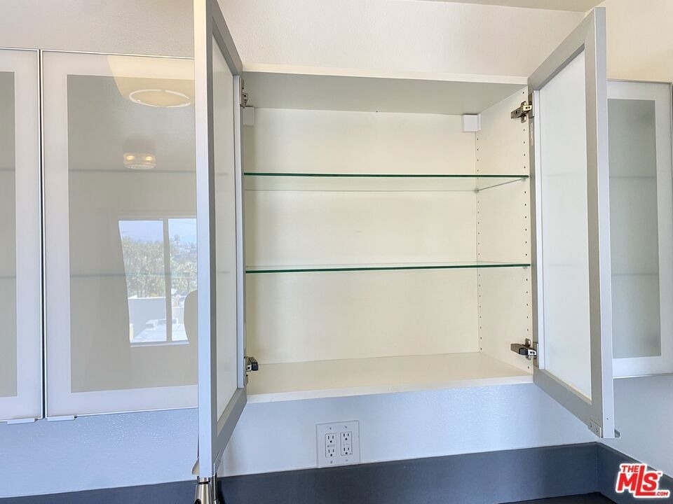 834 Laguna Avenue - Photo 8