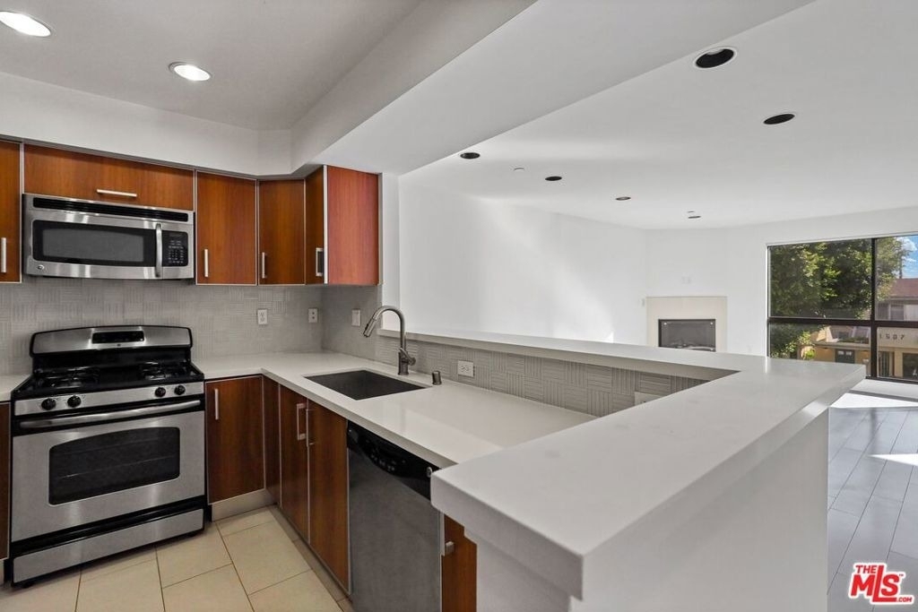 1518 Federal - Photo 6