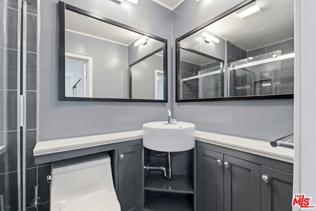1233 N Laurel Avenue - Photo 5
