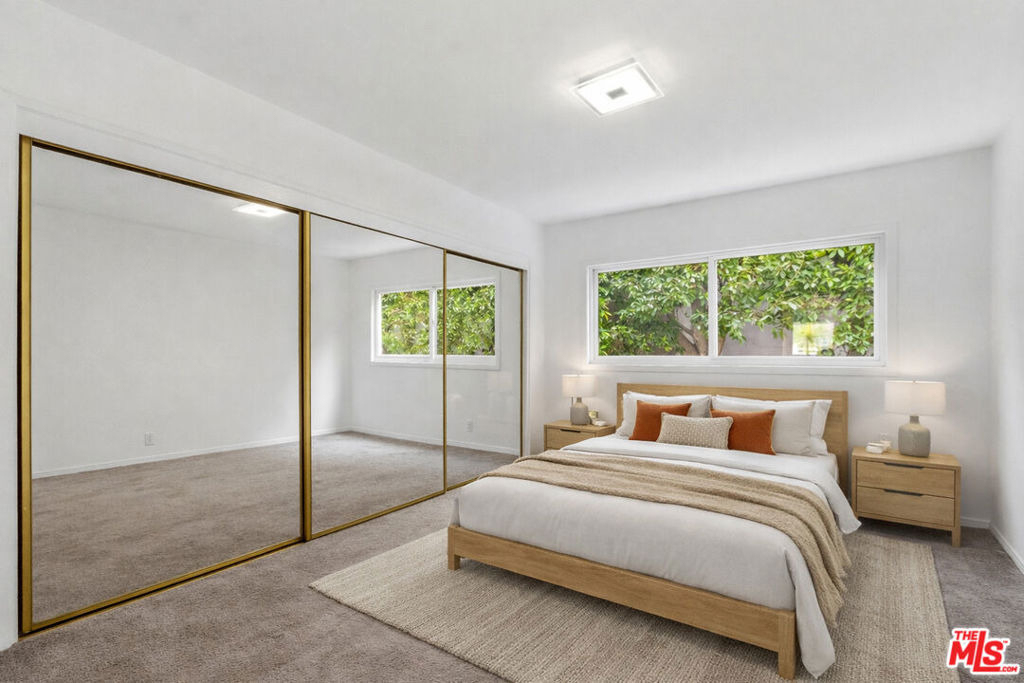 1233 N Laurel Avenue - Photo 4