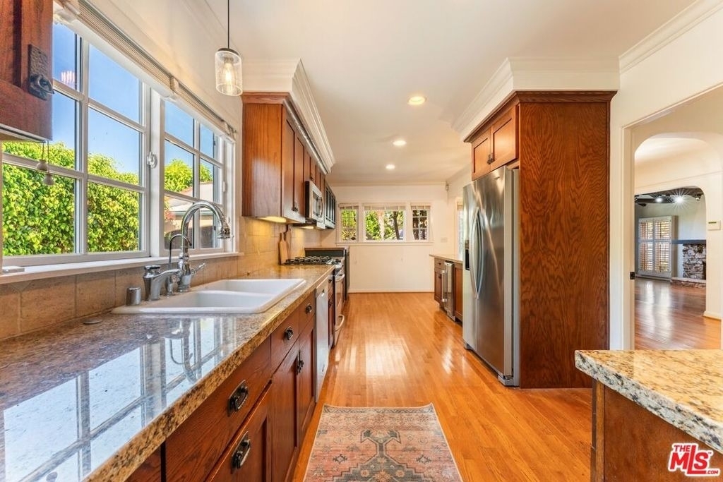2940 Cardiff Avenue - Photo 5