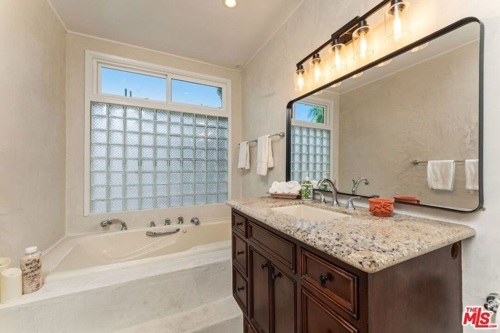 2940 Cardiff Avenue - Photo 8
