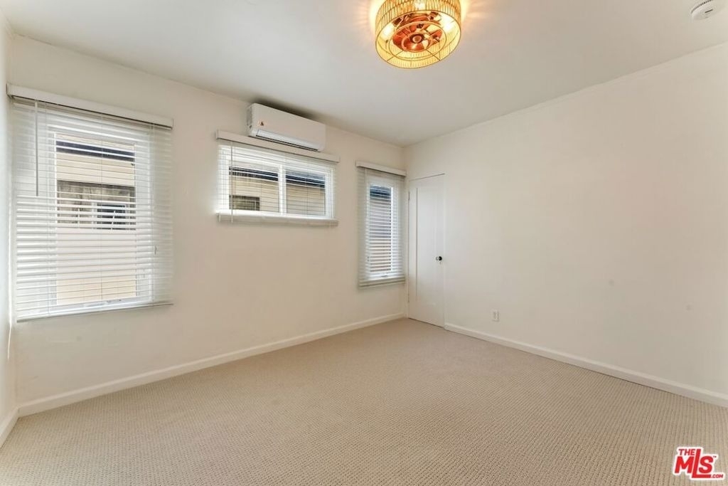2940 Cardiff Avenue - Photo 11