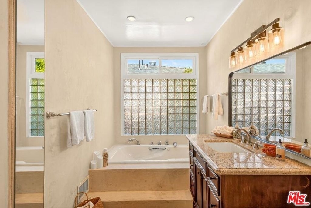 2940 Cardiff Avenue - Photo 12