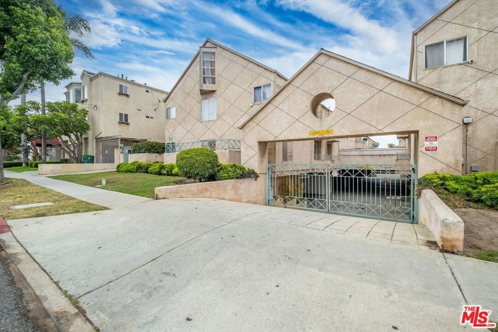 610 Venice Way - Photo 15