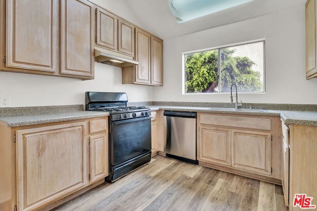 610 Venice Way - Photo 7