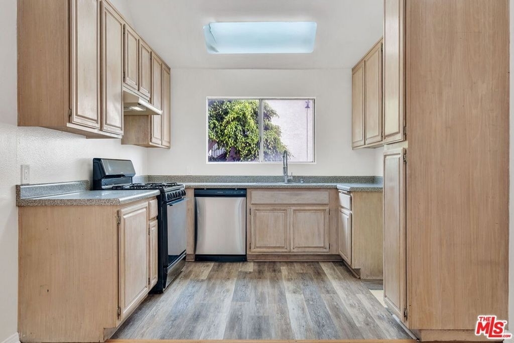 610 Venice Way - Photo 8