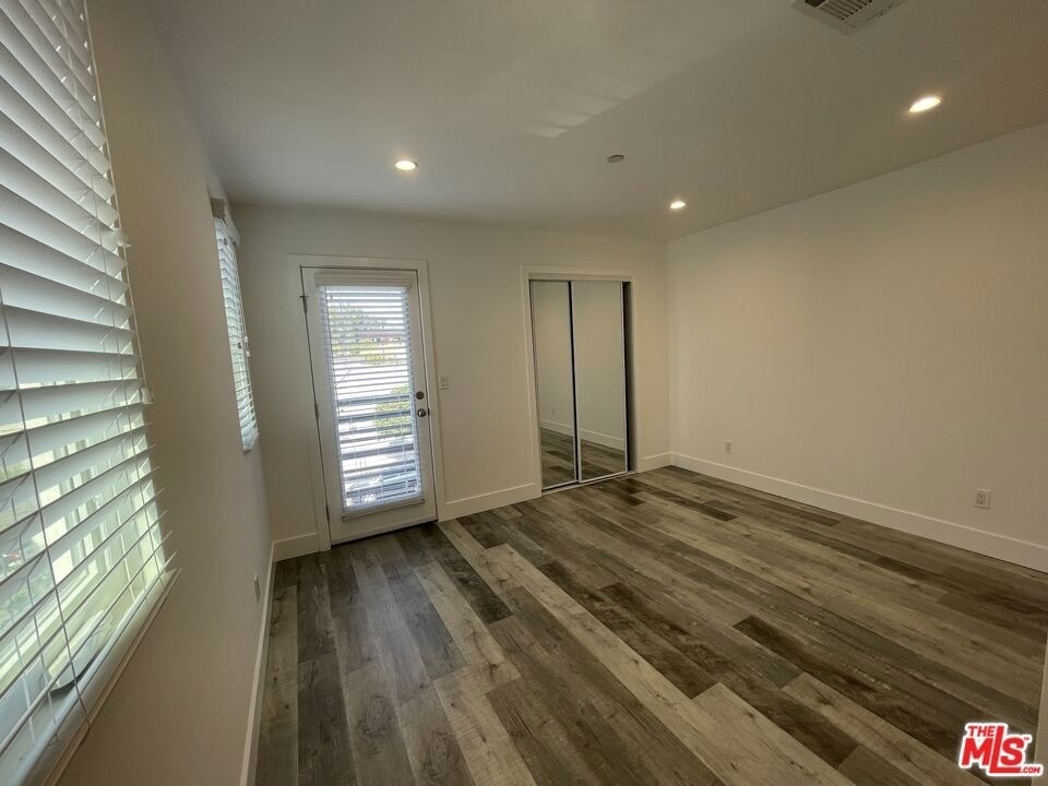 6226 Lexington Avenue - Photo 5