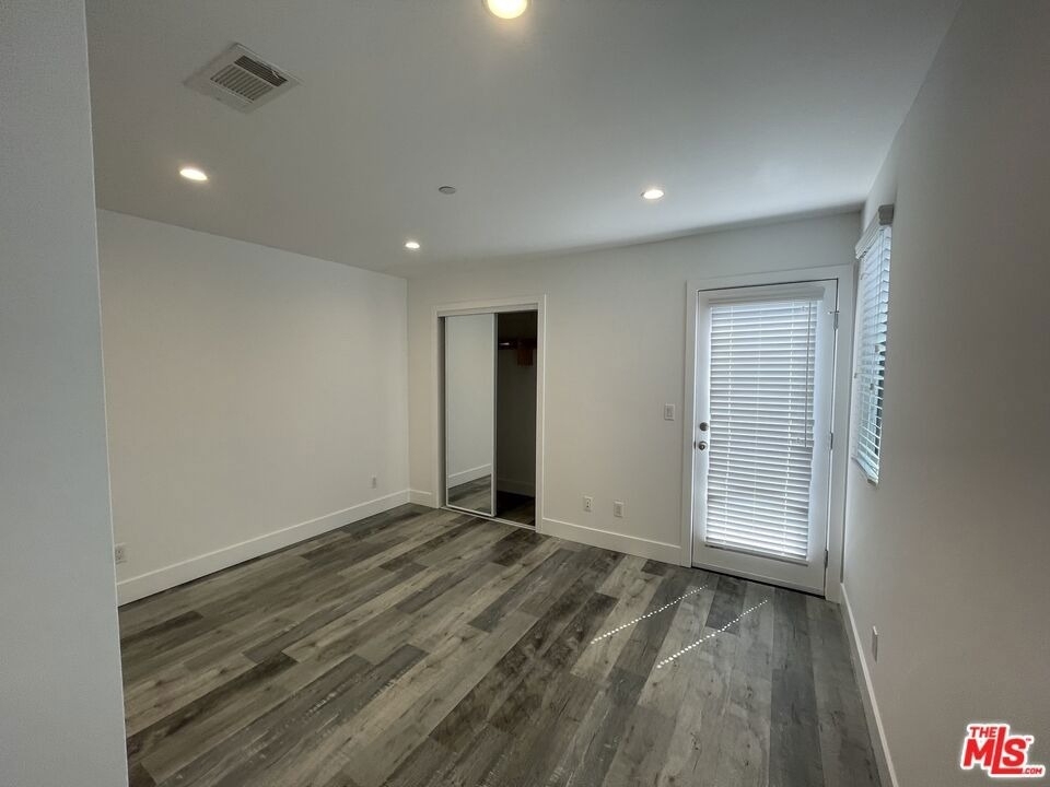 6226 Lexington Avenue - Photo 6