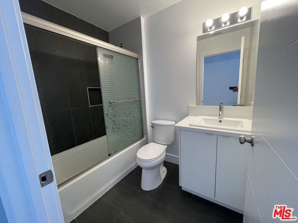6226 Lexington Avenue - Photo 7