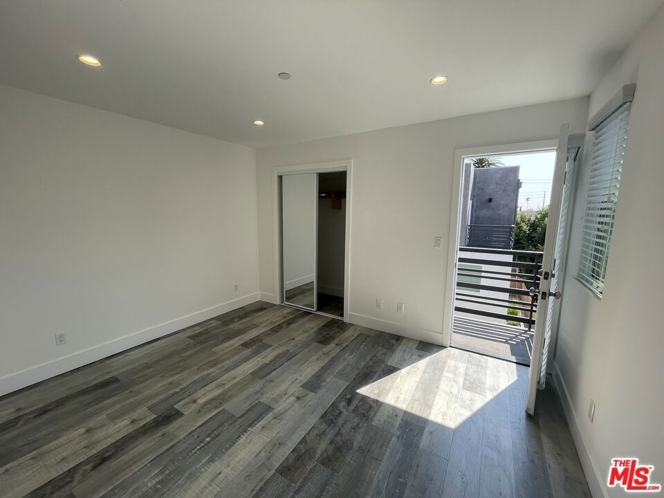 6226 Lexington Avenue - Photo 4