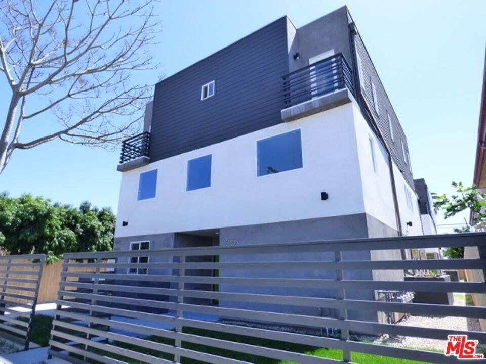 6226 Lexington Avenue - Photo 0