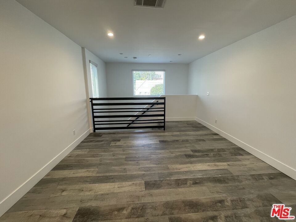 6226 Lexington Avenue - Photo 3