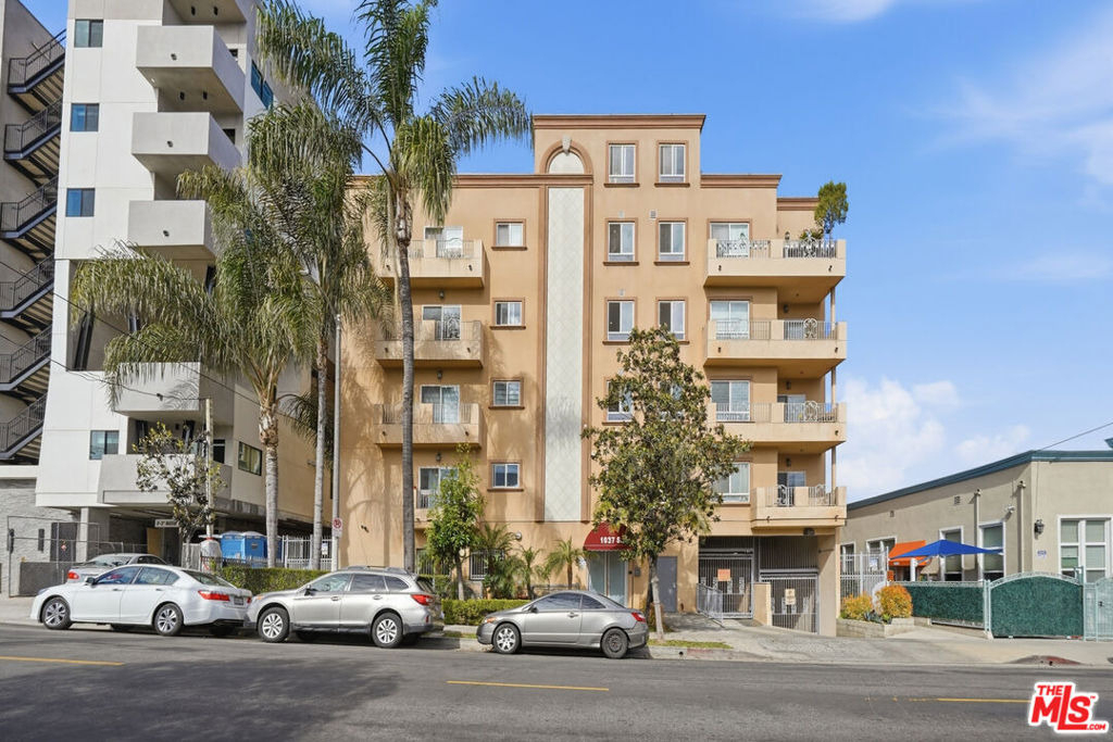 1037 S Fedora Street - Photo 0