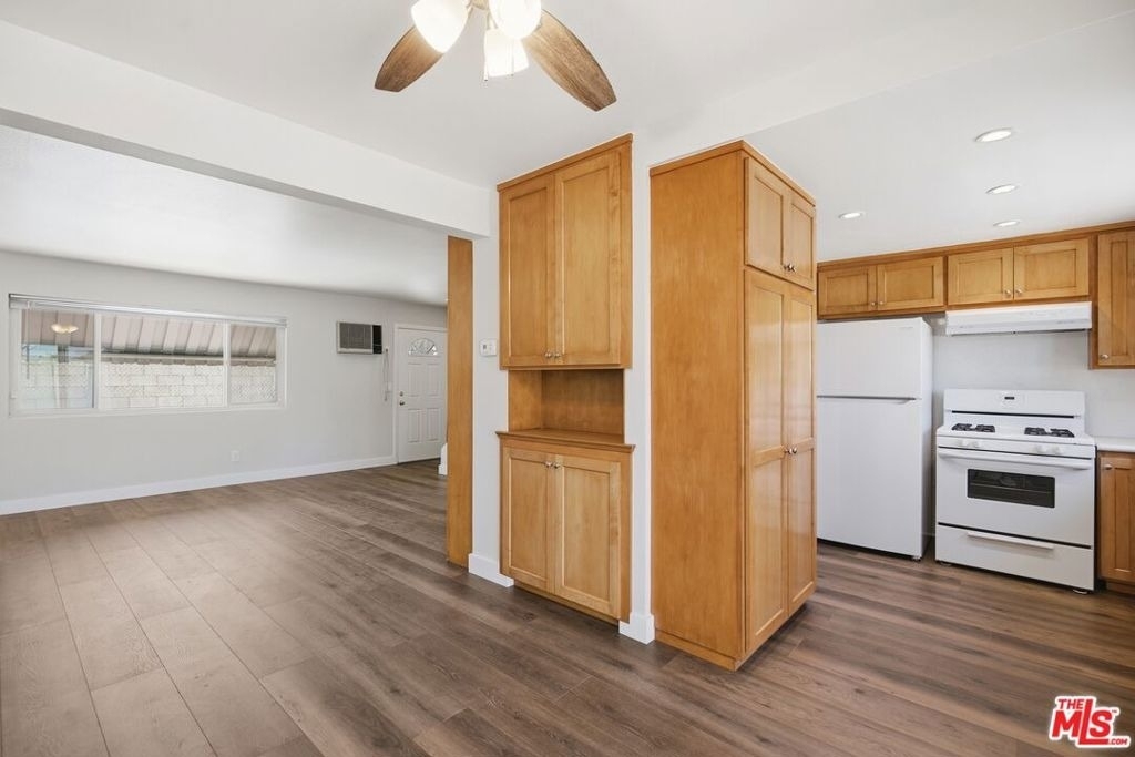 7928 Virginia Street - Photo 3
