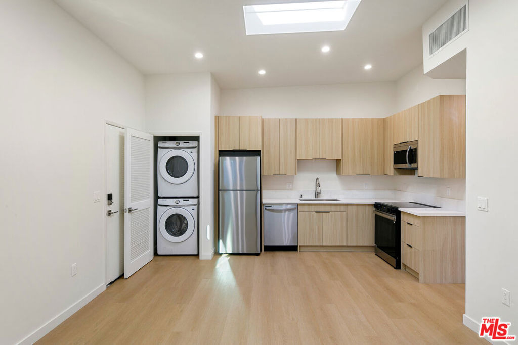 954 N San Vicente Boulevard - Photo 12