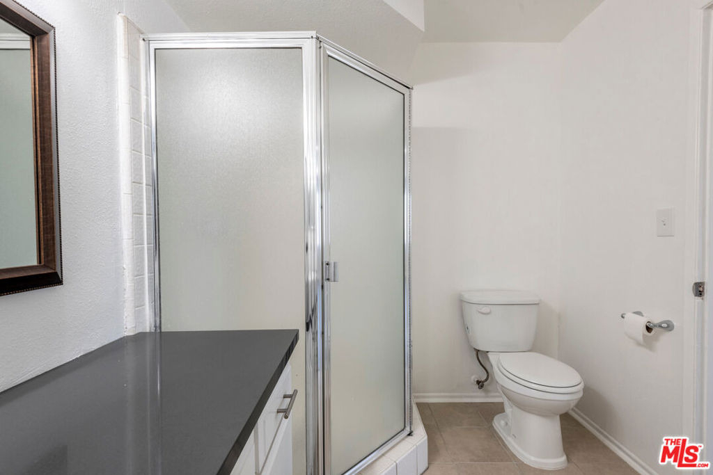 11701 Oxnard Street - Photo 11