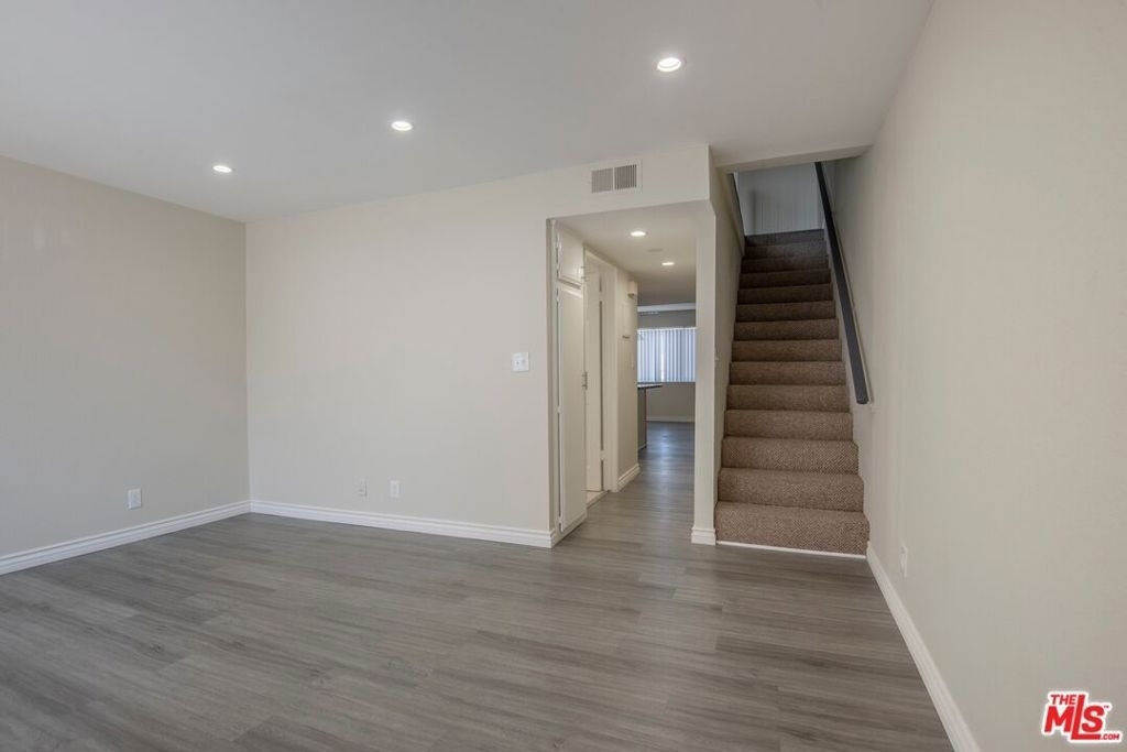 11701 Oxnard Street - Photo 1