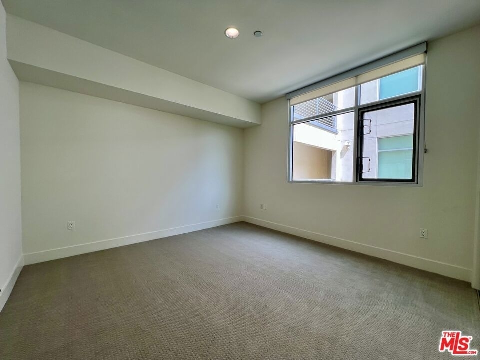 11715 W Bellagio Road - Photo 12
