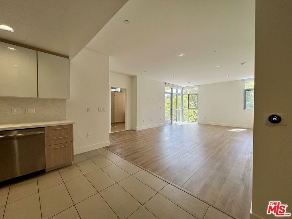 11715 W Bellagio Road - Photo 2