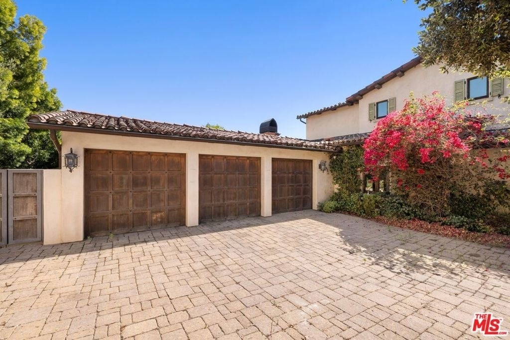 1111 Stradella Road - Photo 34