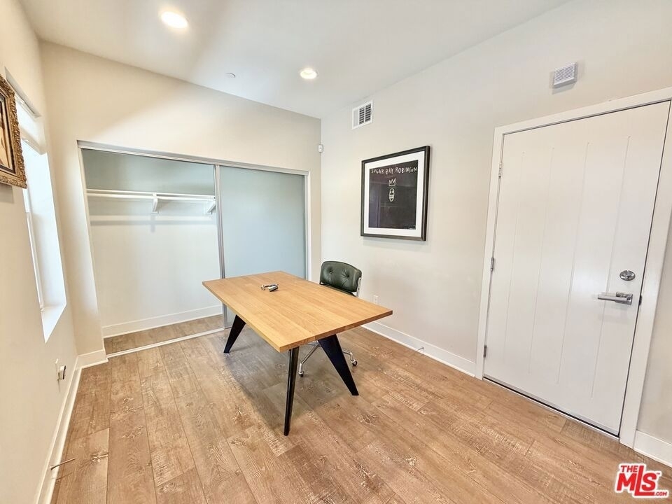 2753 Waverly Drive - Photo 4