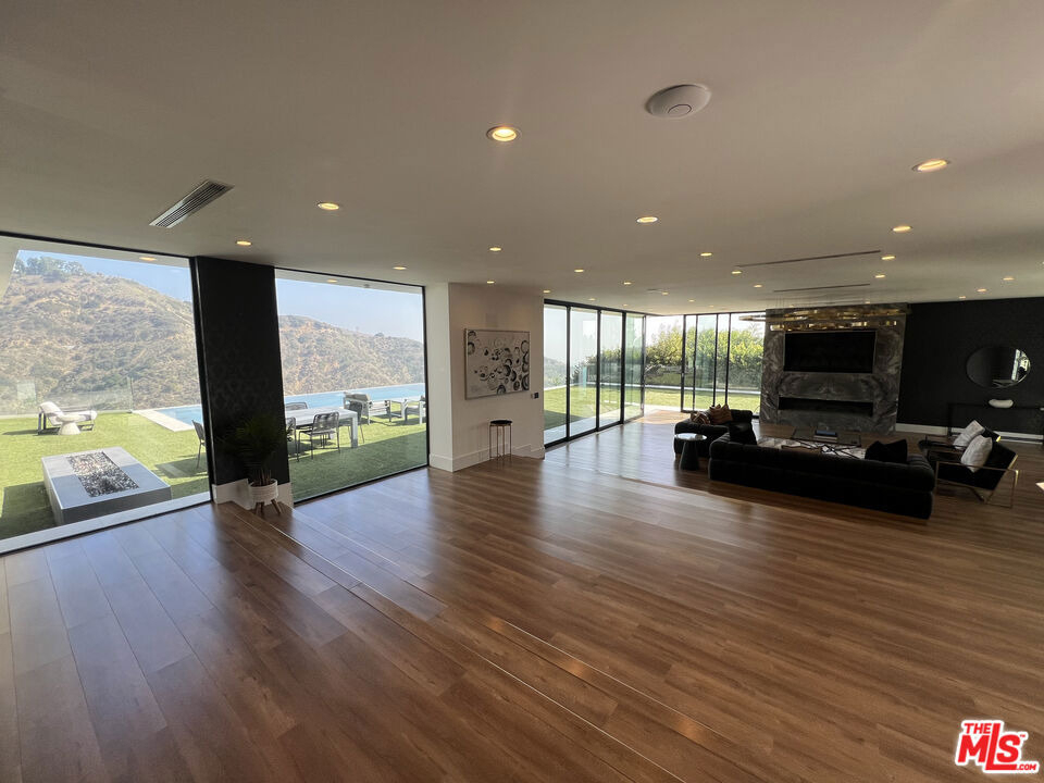 2110 Hercules Drive - Photo 12