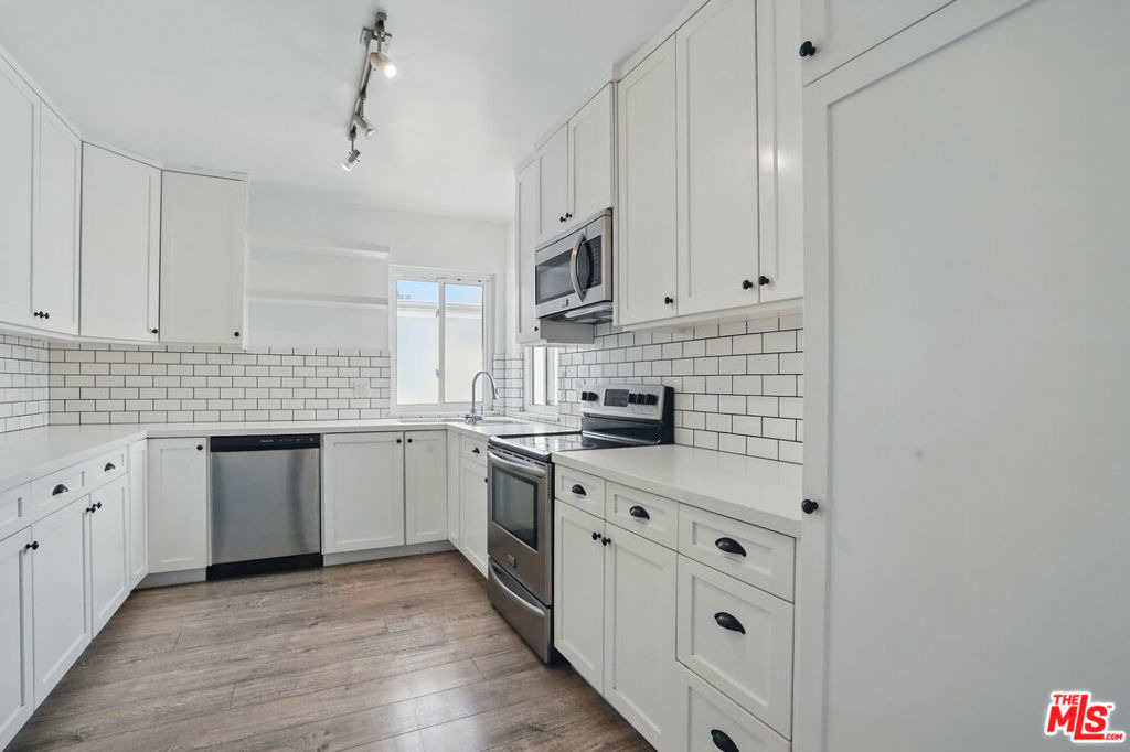 930 3rd Street - Photo 15